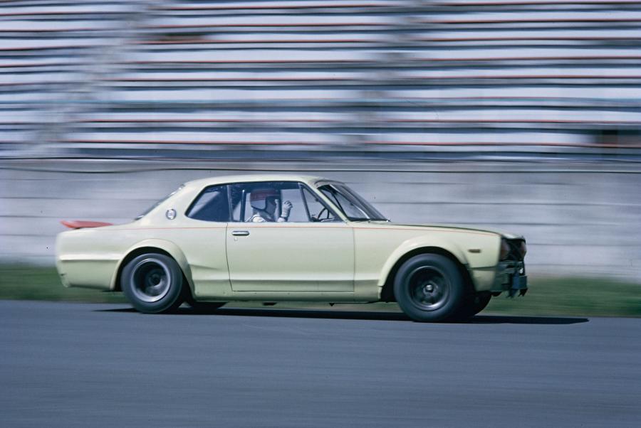  Nissan Skyline 2000 GT-R Racing 1971 года  (фото 3 из 10)